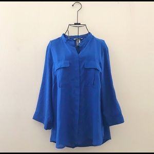 Woman’s H&M royal blue button down blouse